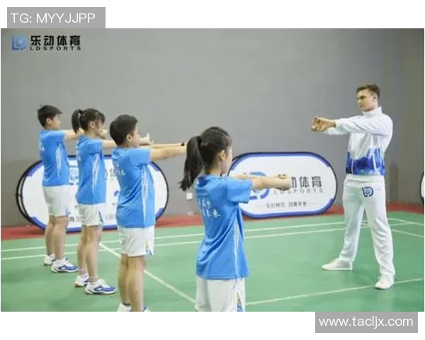 羽毛球的智慧与力量:深入解析北京羽毛球队的战术布局与训练秘诀 羽毛球的智慧与力量:深入解析北京羽毛球队的战术布局与训练秘诀